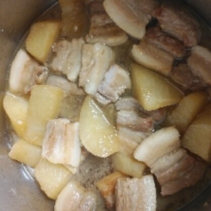初めての豚角煮です。難しそうで今まで敬遠してましたが、こちらのレシピがとても参考になりました！
簡単に出来て味もよかったです！